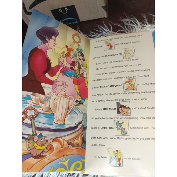 Disney Cinderella Vintage Electronic book plays music! - Picture 5 of 12